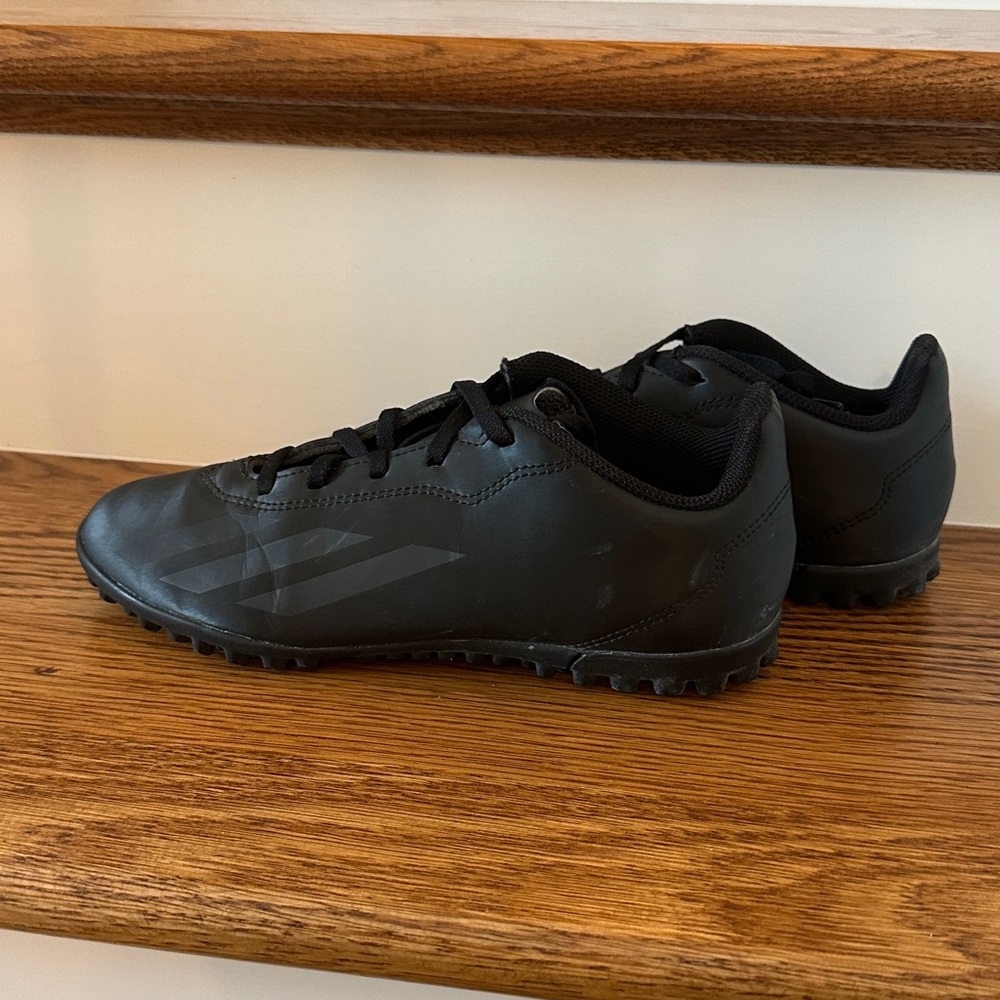 Adidas Crazyfast indoor soccer cleats turf shoes. Boys youth size 5